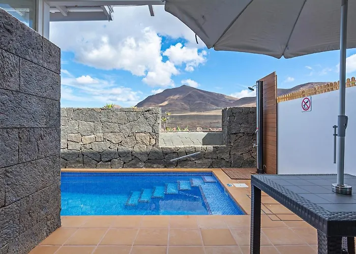 3Br Home - Private Heated Pool - Parking
