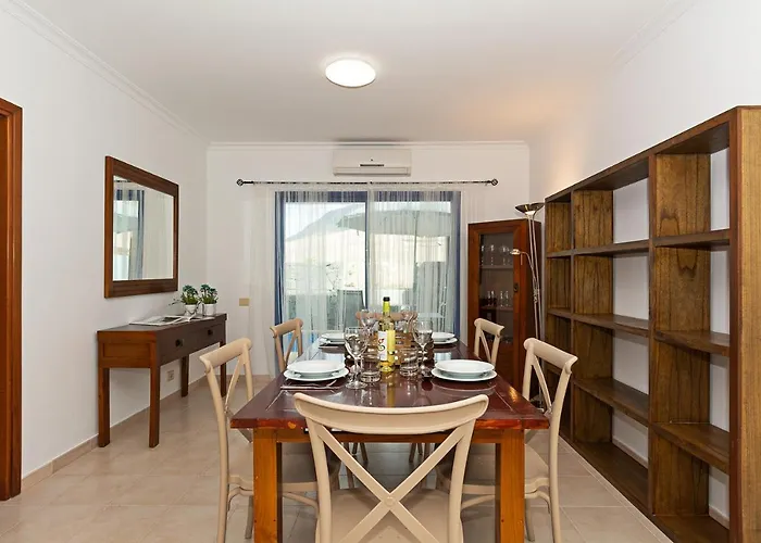 3Br Home - Private Heated Pool - Parking
